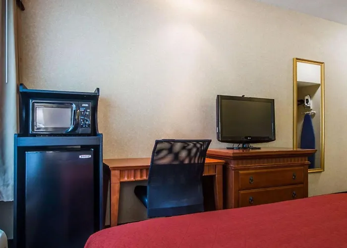 Econo Lodge Glens Falls - Lake George