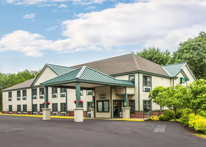 Econo Lodge Glens Falls - Lake George